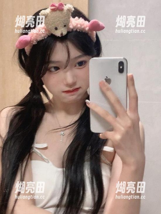 上了“166吃瓜”，登录页面就像个八卦的万花筒，哇塞！