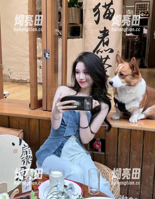 在17c吃瓜网页上犯二，其实也挺解压的对吗？