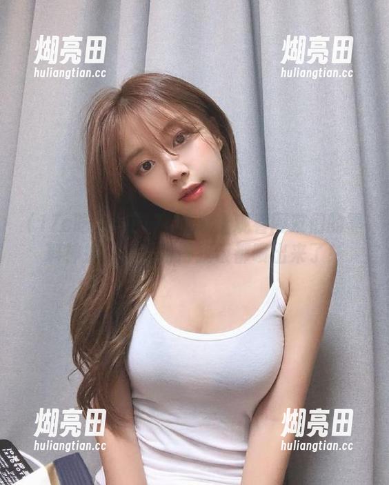 17c吃瓜 在17c吃瓜上观看网友们的黑料神操作,乐呵得我饭都喷出来了!