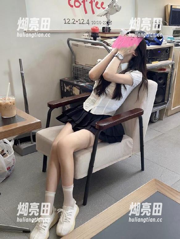“51cg4”泛滥的瓜让我惊呼，顺带还想问个地址在哪儿集合。