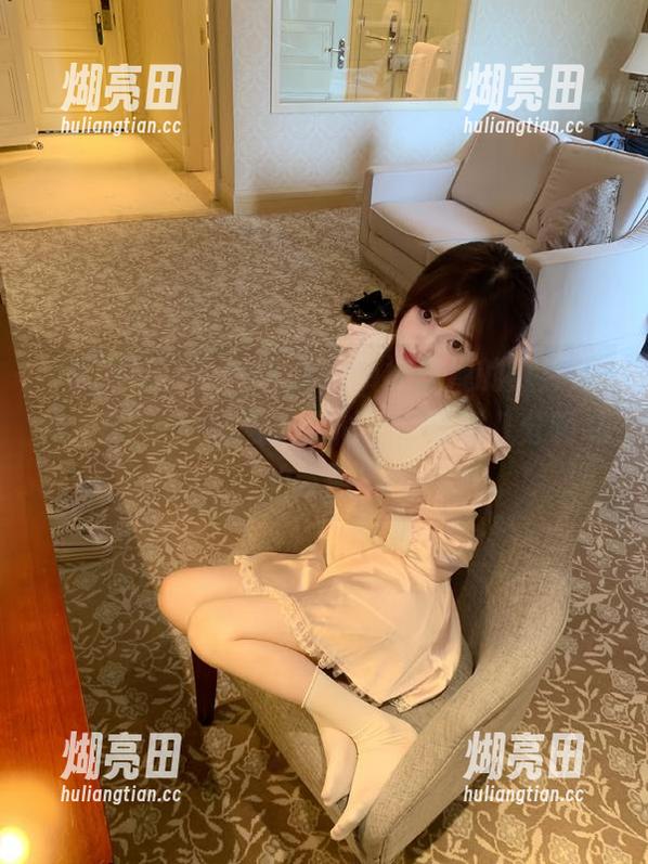51吃瓜 今日吃瓜app被忽视的默默陪伴,51吃瓜官网上你似乎能嗅到几分暧昧的氛围?