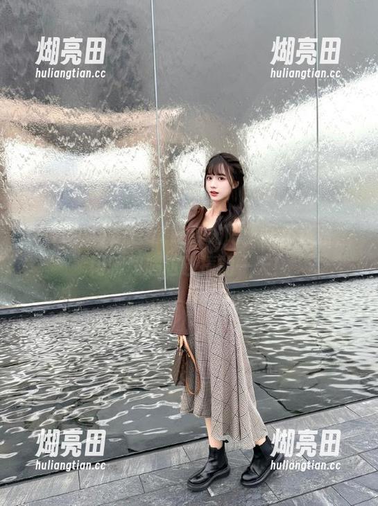 走进51吃瓜贴吧，永不迷路，闲聊和尴尬碰撞的一天！