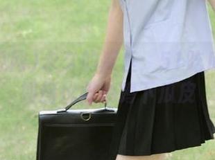 永久的反差：51吃瓜网教你如何优雅地蹲下瓜皮