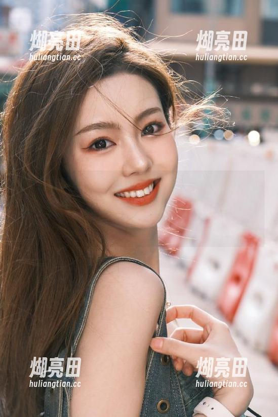 “52吃瓜”又要更新了，快给我一根葱，来调和一下这奇葩的八卦味儿吧！