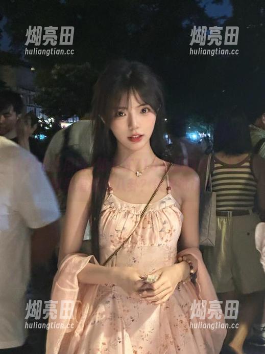 如何在718吃瓜网网页上找到最滑稽的八卦？快来试试！