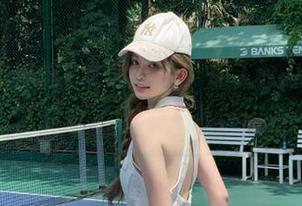 拿起手机，加入www.黑料，开启永不迷路的八卦旅程！