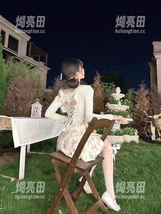 “劲爆吃瓜”的地址，赶紧搬个小板凳准备围观，哈哈，瓜太多我都快吃不下了！