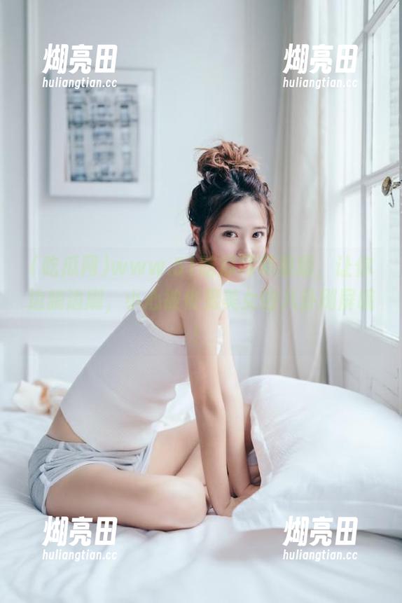www.51吃瓜网苹果版，让你边躺边刷，小心被俊男美女的八卦刷屏哦！