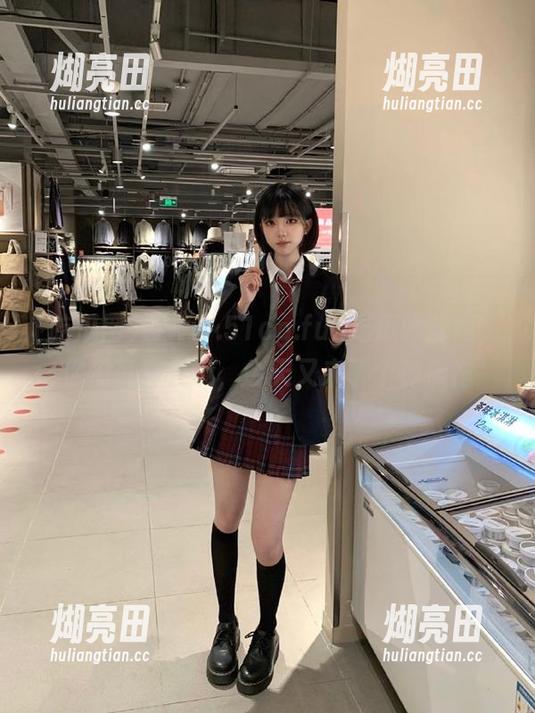 www.51cg.fun吃瓜网官网，你们可真会玩，今天又来了个神操作