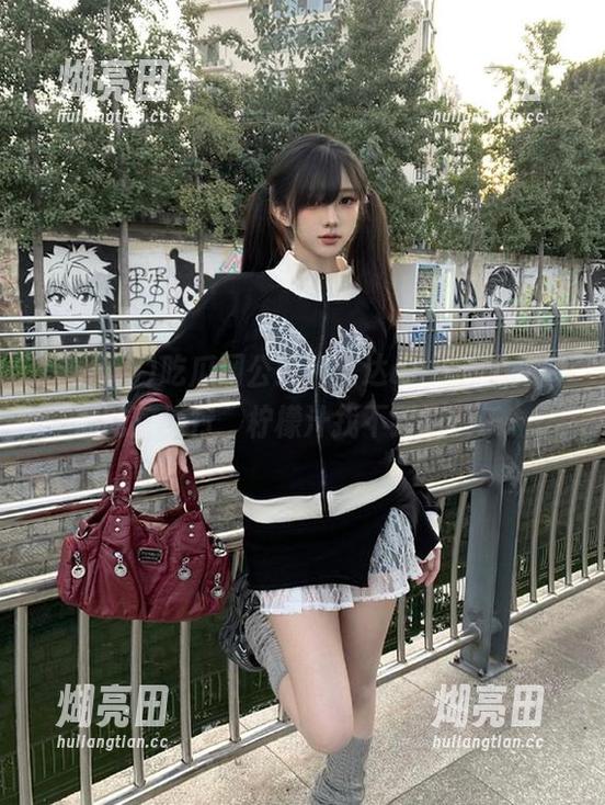 吃瓜网 吃瓜网公式:直达app,提升你的吃瓜道行,柠檬汁找不到的快乐。