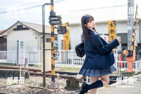 吃瓜网的安卓版本，跳下去会不会摔得一身瓜？