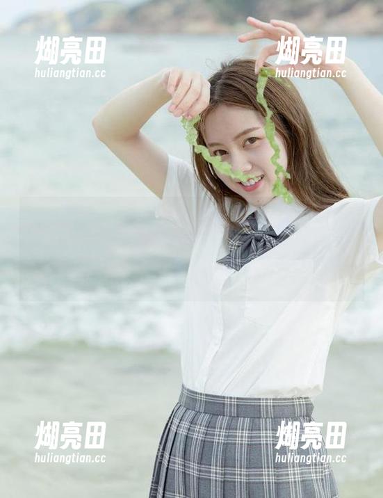 不想迷失在渴望嘴尖八卦的淡蓝色浪潮？跟着“我要吃瓜网”导航，一路向前！