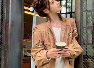 每次刷“明星黑料”app，脑补的剧情都快超过电视剧了，哈哈！