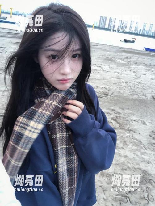 资源在泡泡吃瓜网页上交错，点开每一页就像是拆开谜题的快感。