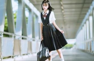 吃瓜路上，泡泡吃瓜的网页直达让我一头雾水！逻辑呢？在哪里？