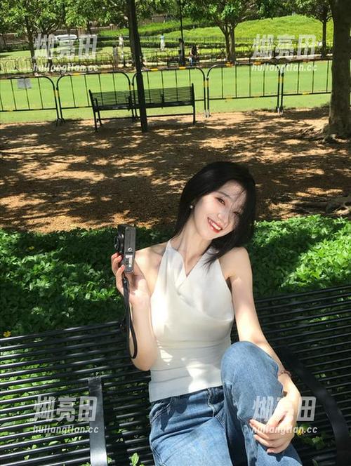 海角吃瓜 海角吃瓜强势来袭,下载后一把黑料就在手中,不打洋太解恨!