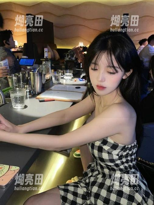 黑料不打洋 “黑料不打洋”苹果版,让你舌尖跳舞,瓜也不舍得放!