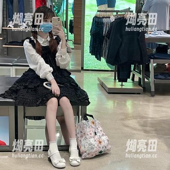 在黑料不打烊网页，让你瞬间变身吃瓜先锋！
