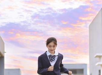 在黑料社app发布新动态，盯着手机屏幕的我心里却不太平静…