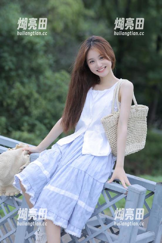 视频里的人真是戏精，无意间竟把“51黑料社”变成了大舞台？