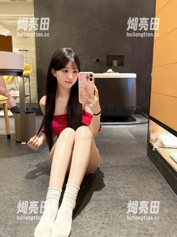 黑料社区 在线黑料社区线路开启,想不想知道小李又出啥糗事了?