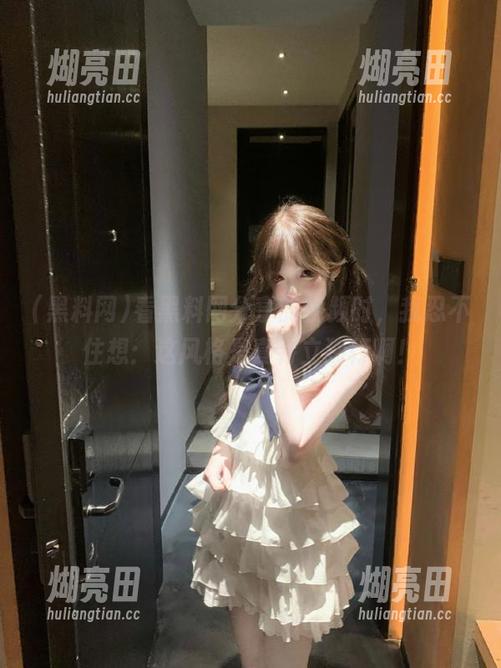 黑料网 看黑料网分享的视频时,我忍不住想:这风格是真特立独行啊!