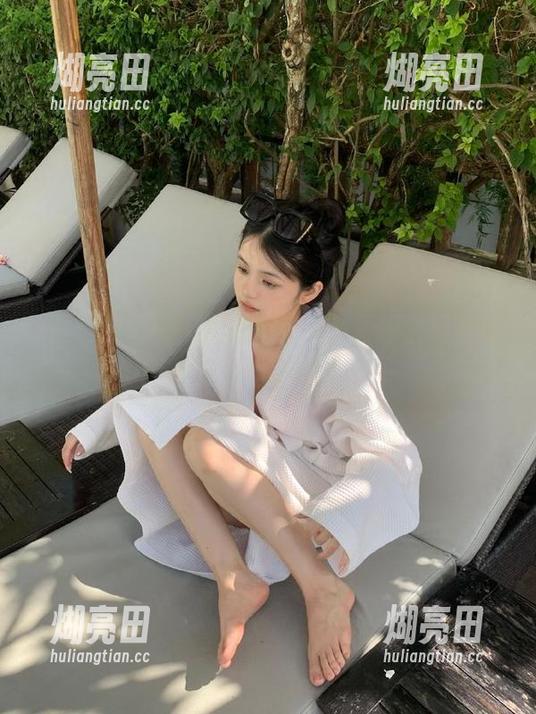 黑料网 黑料网果然不一般,登录后看见空白,感觉心也空了…